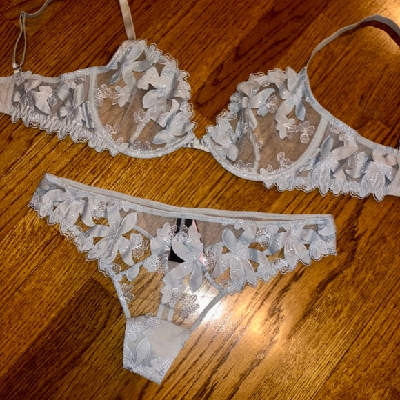 Victoria's Secret Light Blue Lace Lingerie Set - Picture 7 of 13